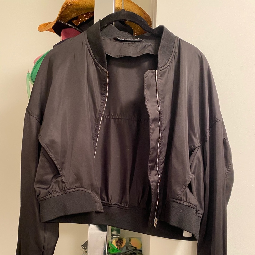 Black cropped Zara bomber jacket